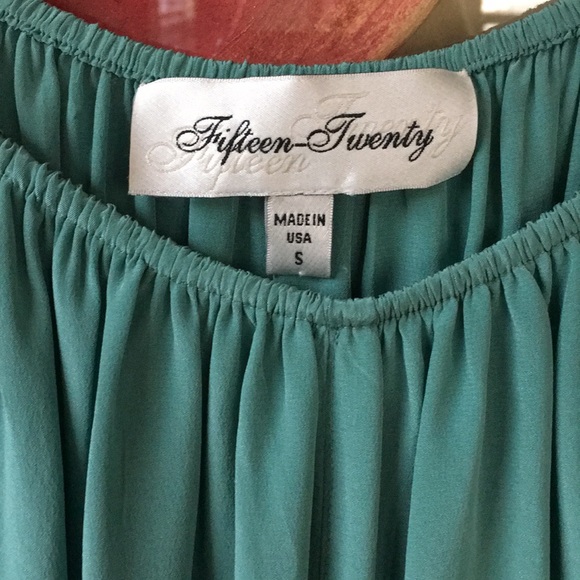 ✨NEW✨Fifteen-Twenty 100% silk blouse - Picture 5 of 10